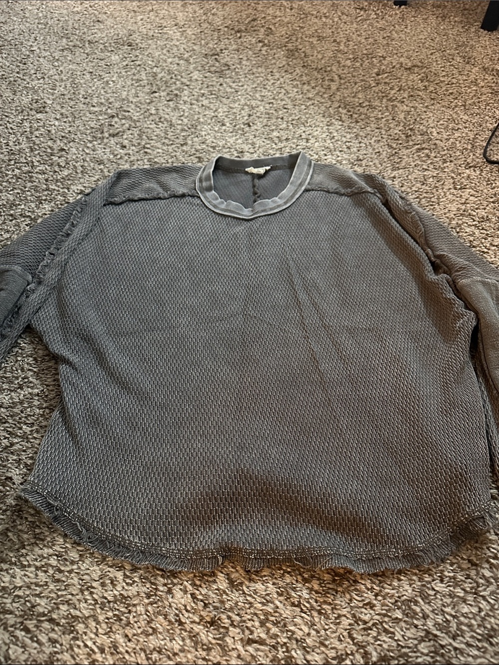 easel Gray Knit Top with Cream Label